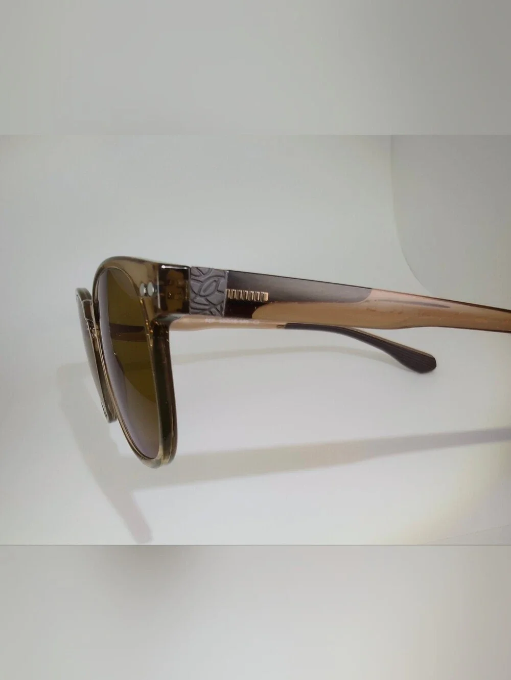 Pep. Round Hybrid Women's Frame. Made To Be Lightweight.